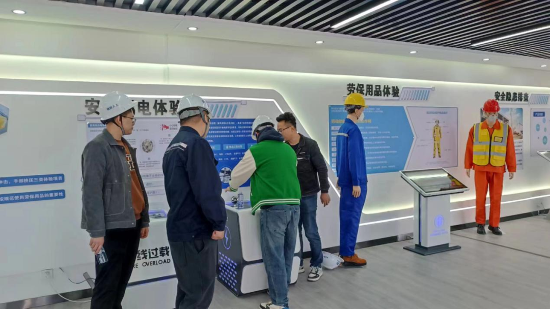 阿拉尔首家信息化安全体验中心正式投入使用