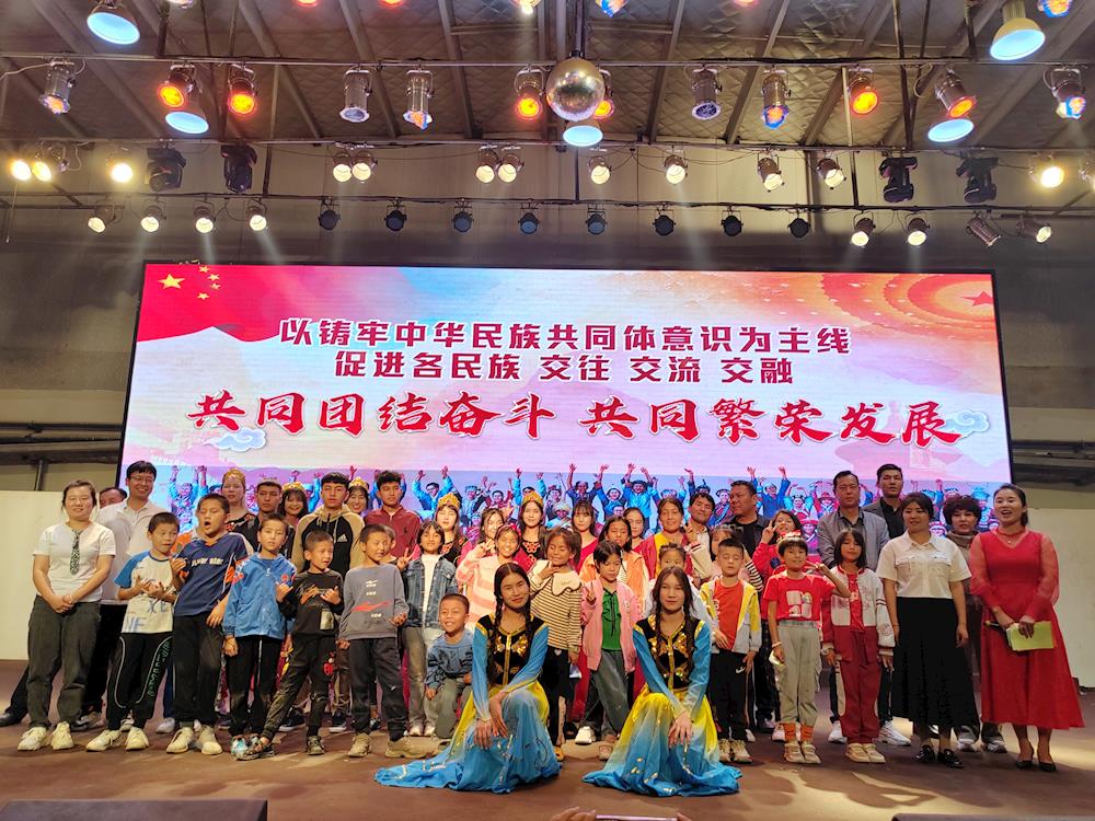 青松路街道迎宾社区举办“党建联盟聚合力 喜迎中秋庆华诞”文艺汇演