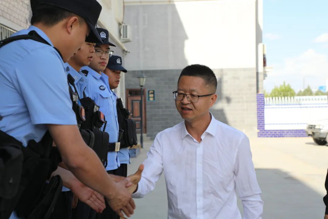 四团党委开展中秋国庆前夕走访慰问活动