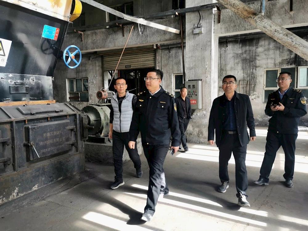 师市应急管理局赴十一团检查安全生产工作