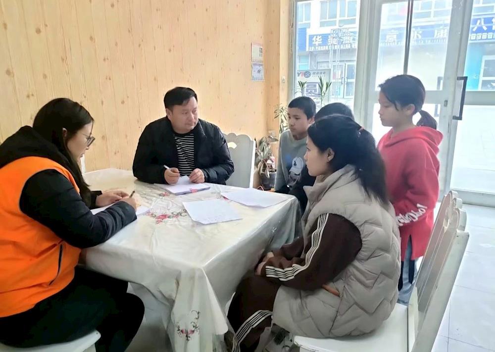 新春走基层丨十一团各单位纷纷开展“把爱带回家-真情暖童心相伴护成长”寒假儿童关爱服务活动