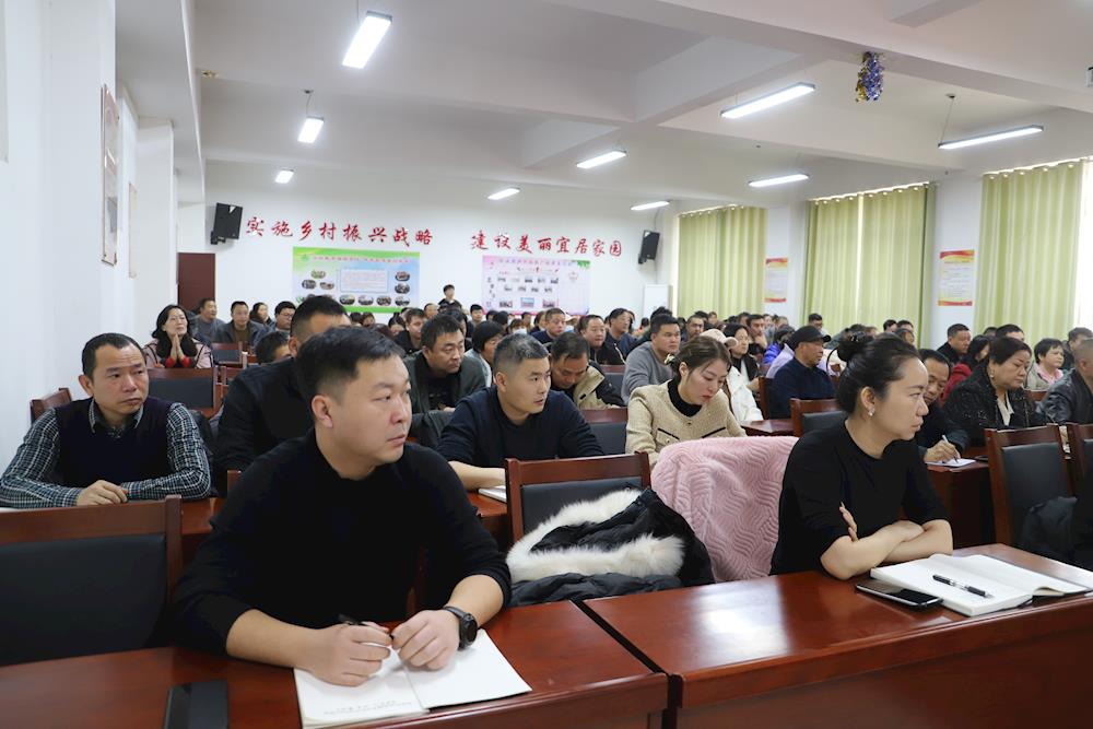 政委开讲，专题授课助推法治政府建设