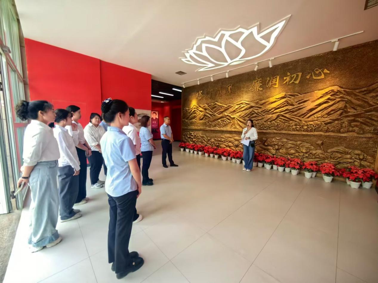 “党建赋能 清廉同行”｜华元融资担保公司与邮储银行开展廉学共建活动