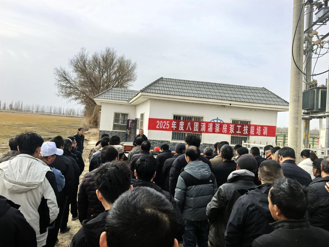 八团开展泵工技能培训
