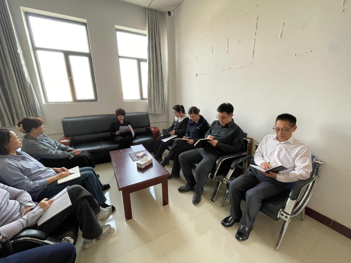 华元担保公司开展“金融助企 早春行动”主题党日活动