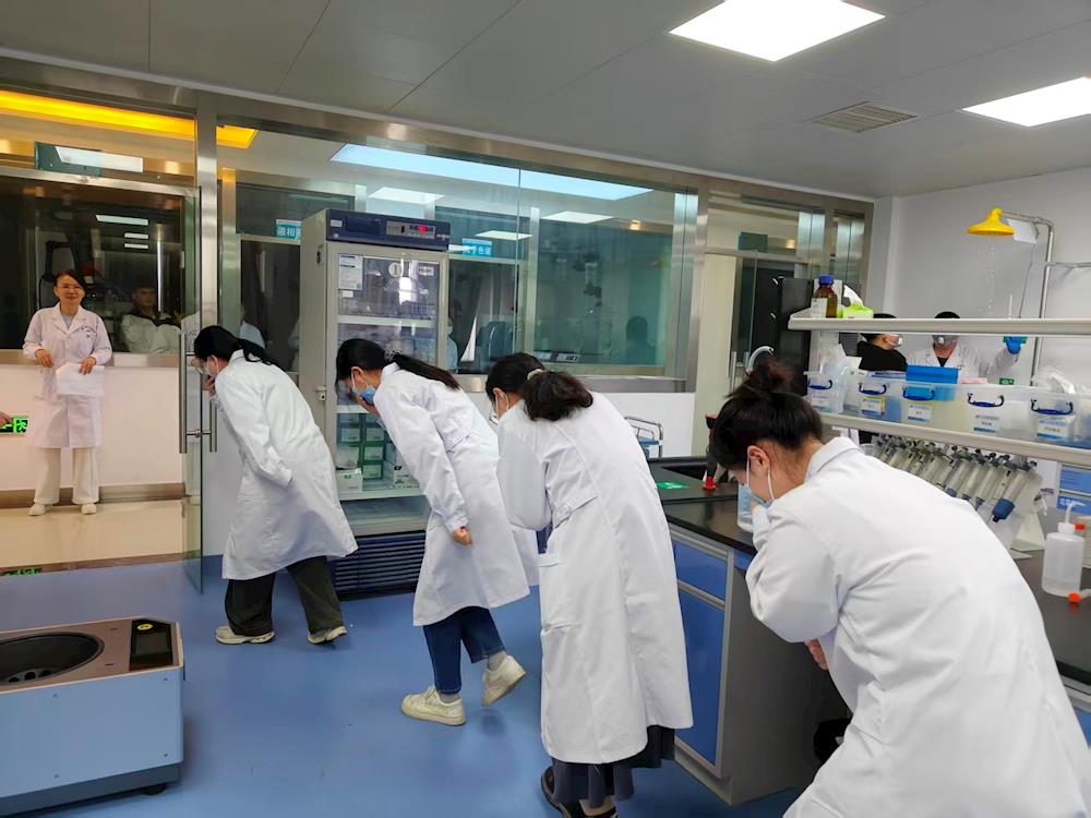 以练筑防！第一师疾病预防控制中心 开展危化品泄漏应急演练