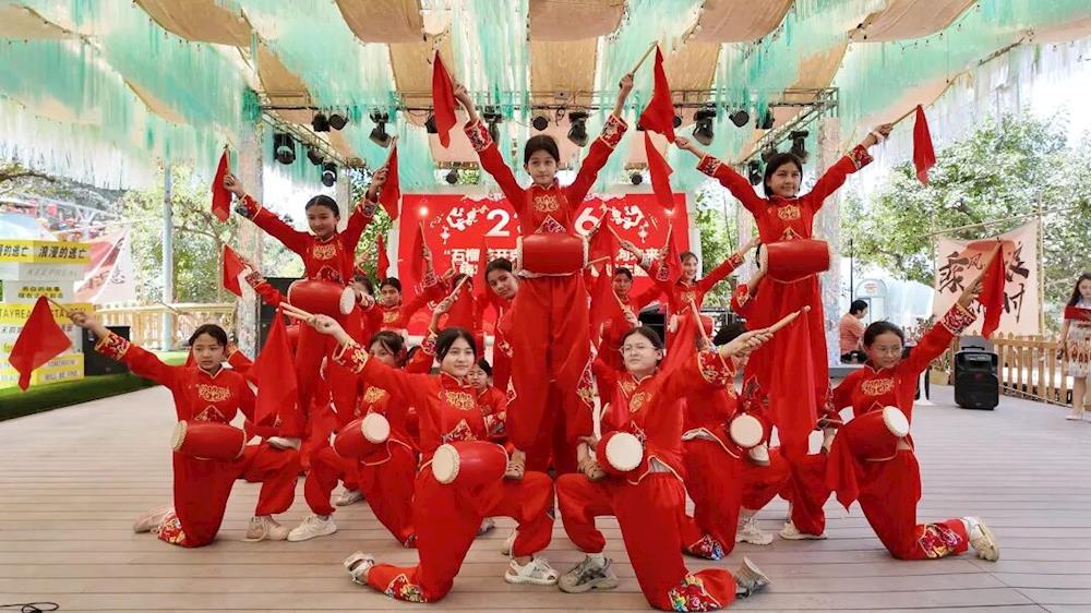 铸牢中华民族共同体意识 | 石榴花开克孜勒 同心共舞向未来——六团联合克孜勒镇开展铸牢中华民族共同体意识主题文艺汇演
