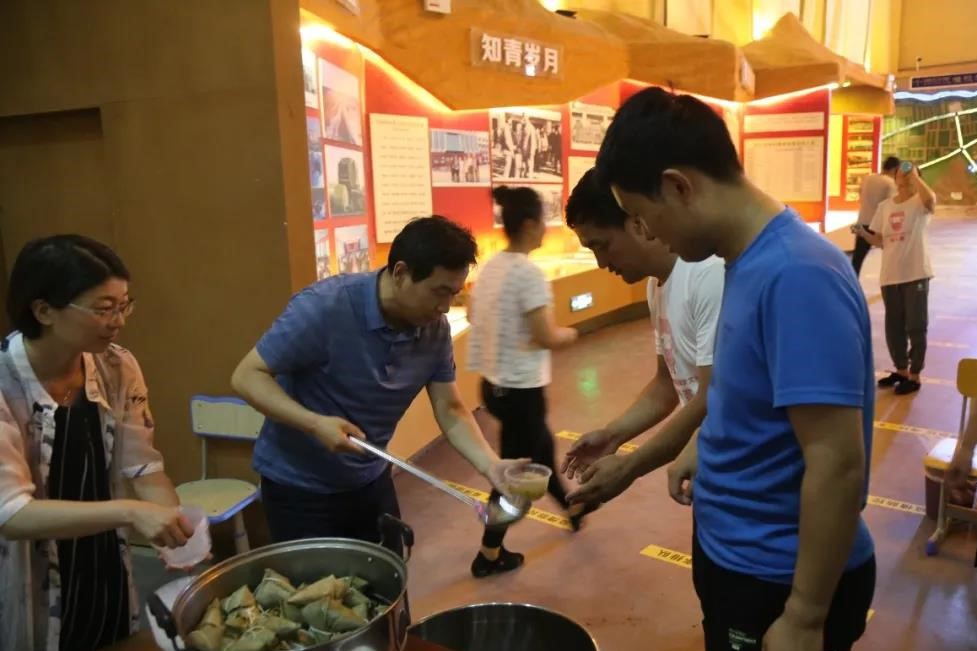 bd685f849953460f8ccb1af5bdb8083e.jpg bd685f849953460f8ccb1af5bdb8083e.jpg