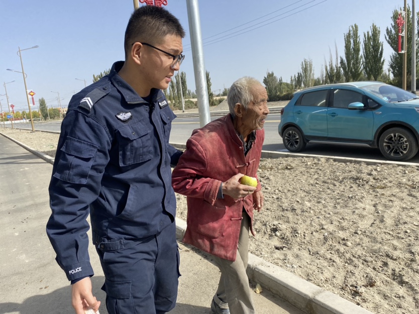 【我为群众办实事】小网格大力量 网格员帮助走失老人回家