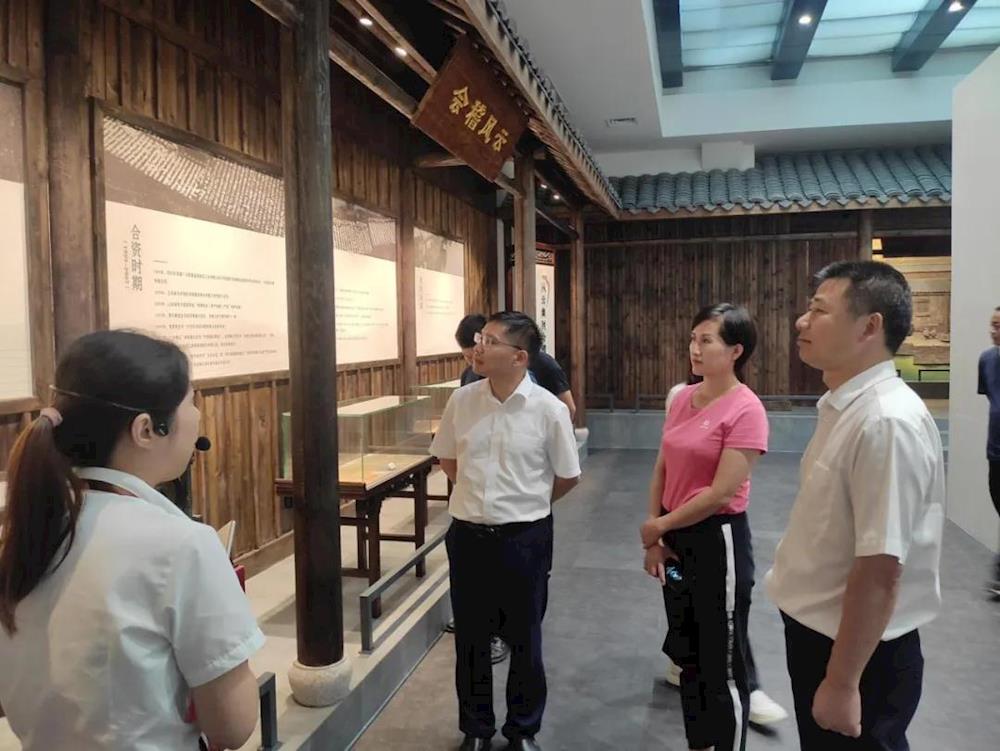 35fd1d258c404e6cb13bcbbdad4779a1.jpg 35fd1d258c404e6cb13bcbbdad4779a1.jpg