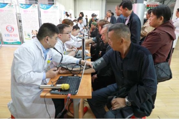 第一师医院举办“全国高血压日”义诊送健康活动