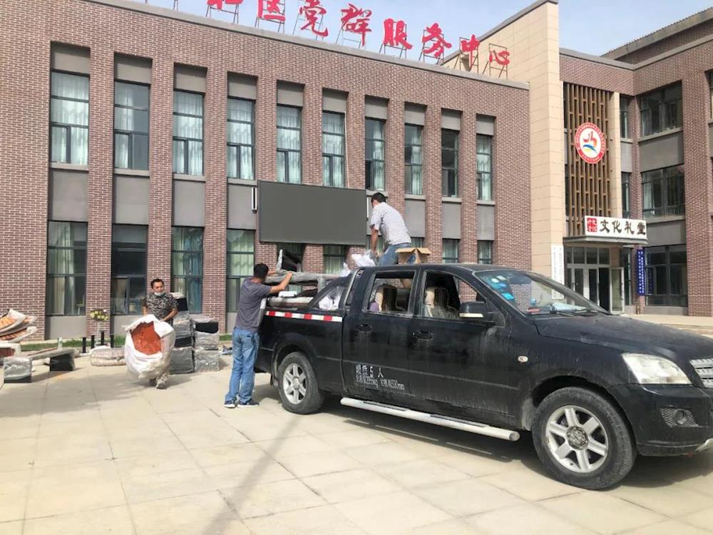 安装“爱心桌椅”、照明灯，提升居民幸福感