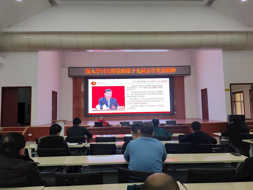 让十九届五中全会精神在金银川路街道落地生根