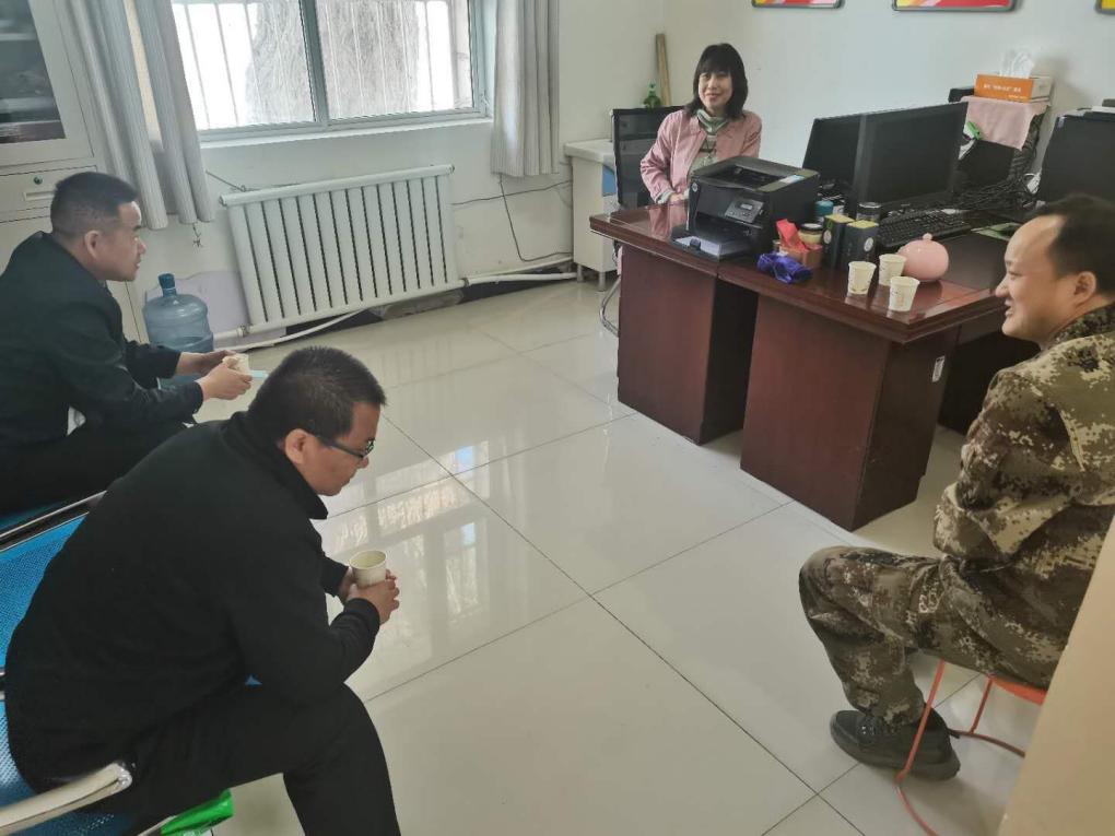 师市生态环境局走访看望基层干部 - 副本