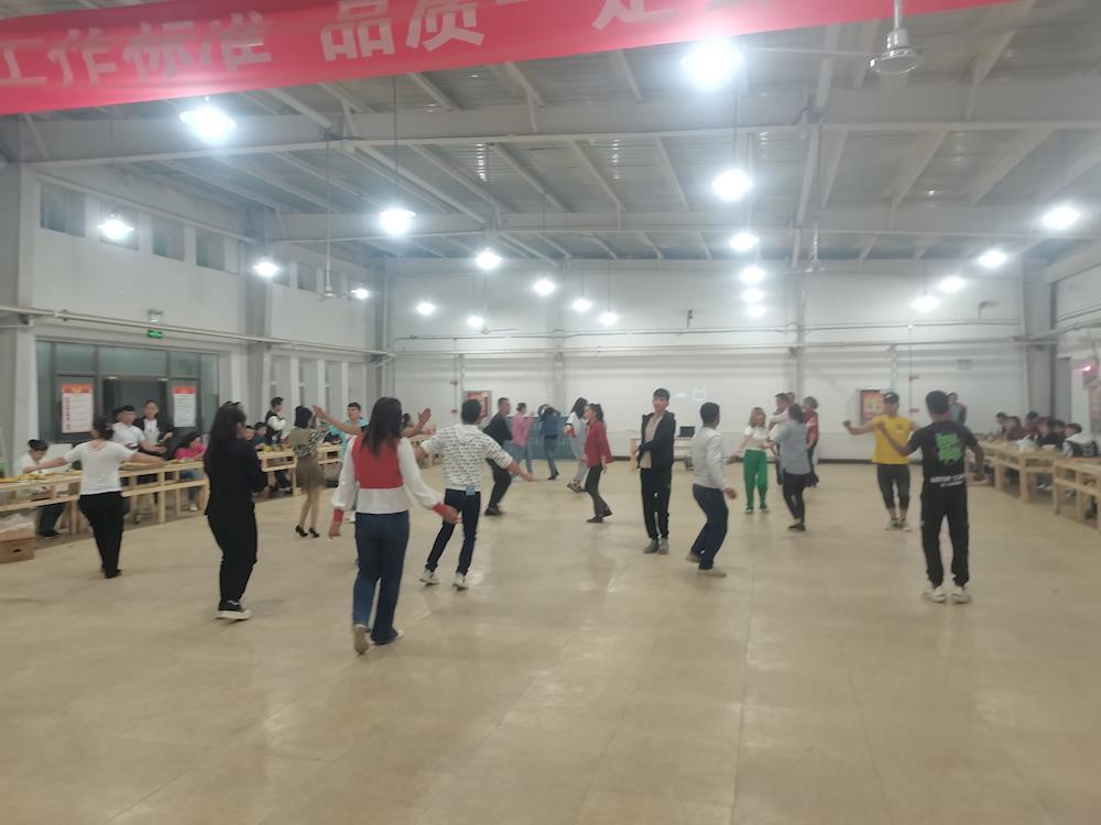腾飞社区联合太泉纺织开展“民族团结一家亲，和谐发展一条心”联谊活动