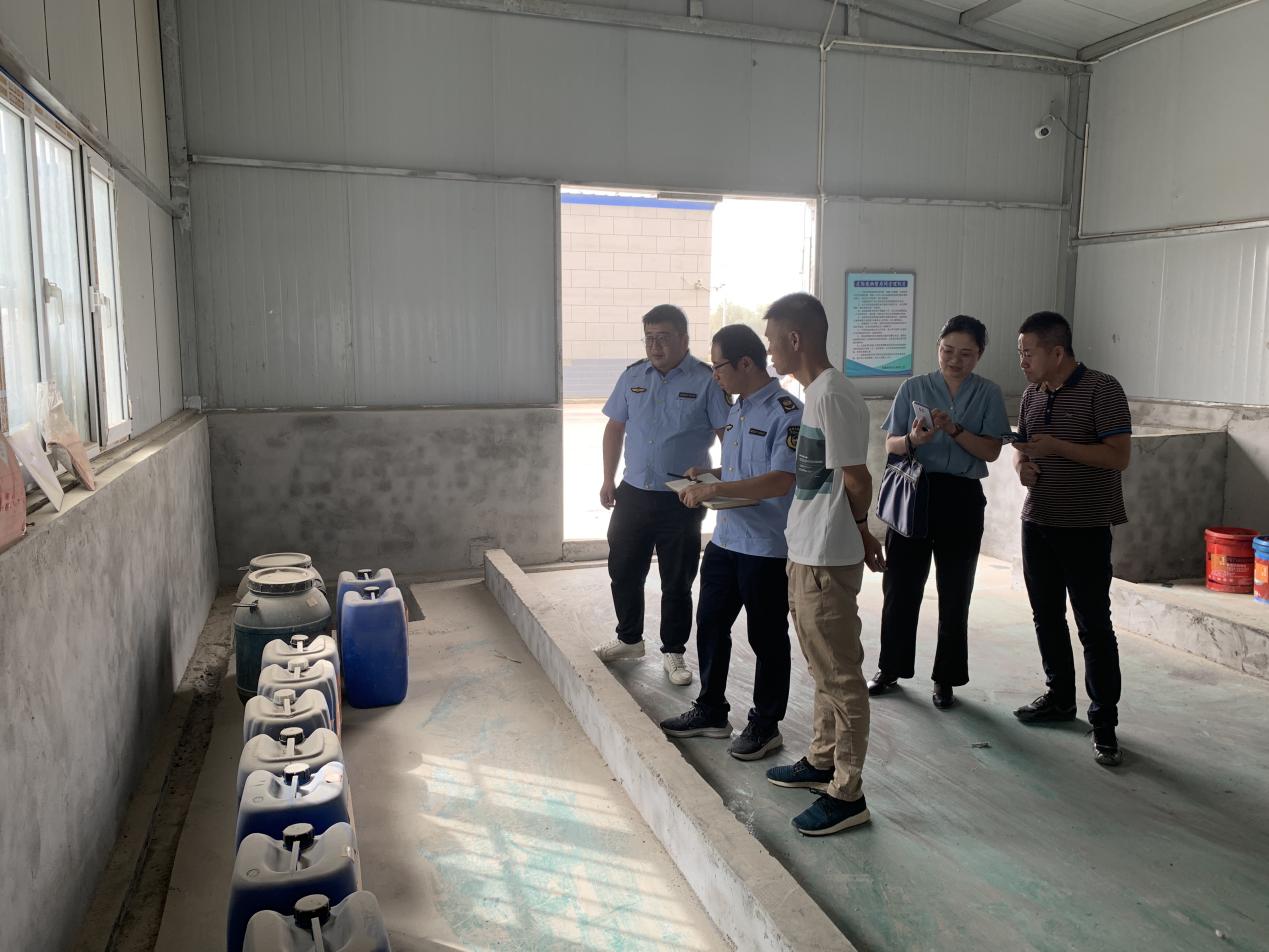 开展危险废物专项检查 师市生态环境局在行动