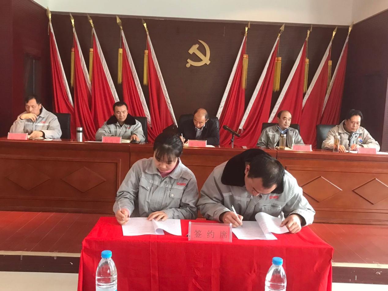 “师带徒”助力新疆青松化工员工岗位成才