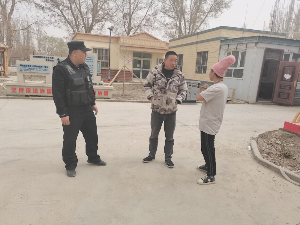 暖心帮助走失老人回家