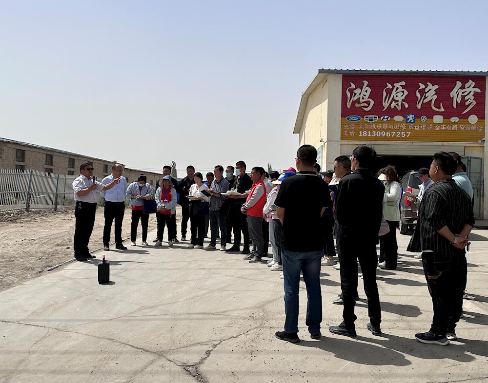 把会议召开到现场，把问题解决在现场