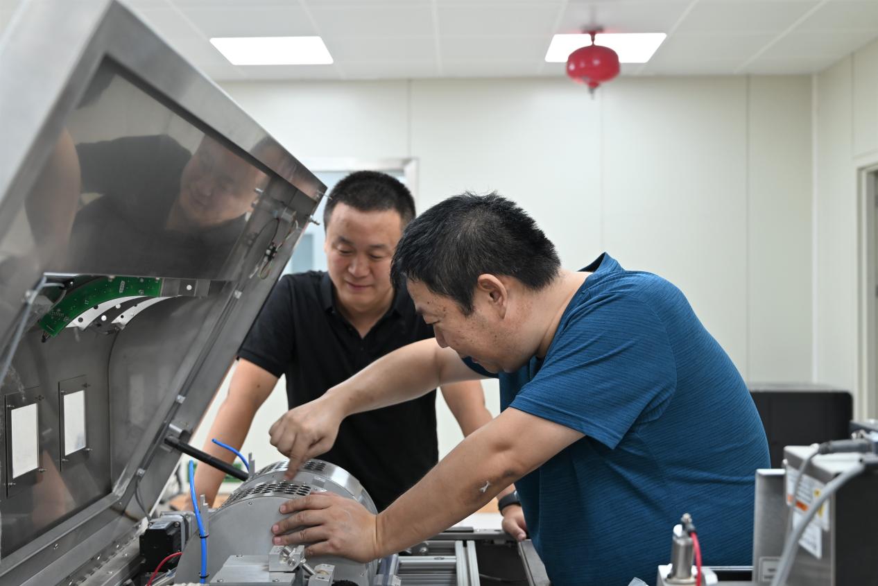 阿拉尔纤维检验所开展棉花公证检验仪器设备维保工作