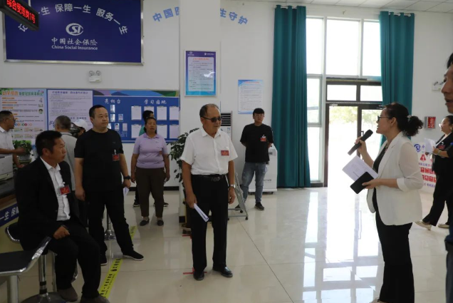 十二团塔南镇开展人大代表视察活动