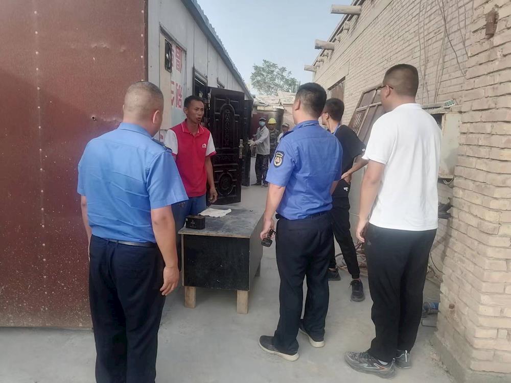 重拳出击拆违建  一师城管在行动