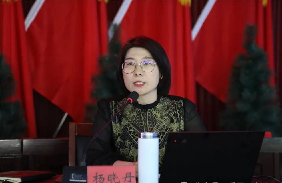 十四团团委“五四”专题讲座暨青年交流座谈会