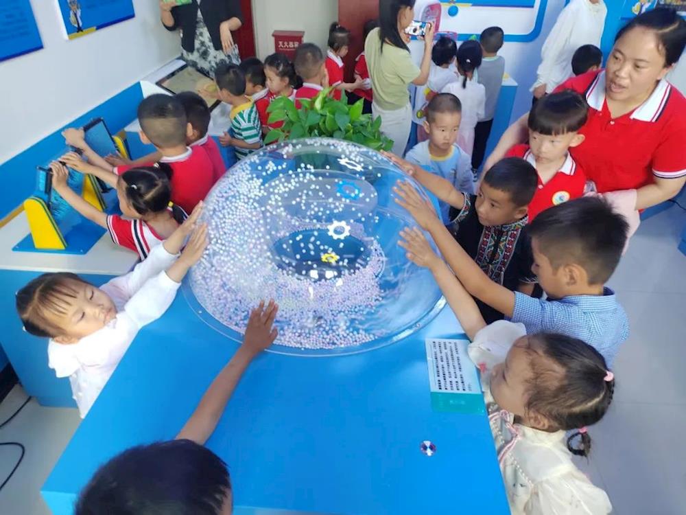 新时代文明实践 | “探索科学，启迪智慧”——六团幼儿园科普馆之旅