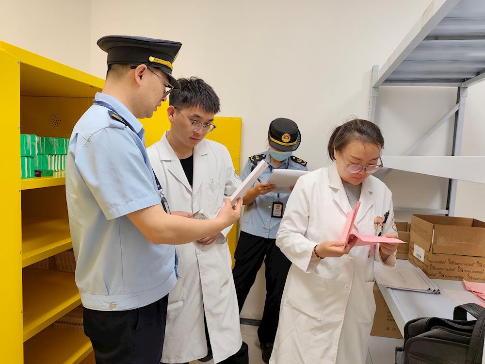 师市市场监管局开展医疗机构药品、 医疗器械专项监督检查