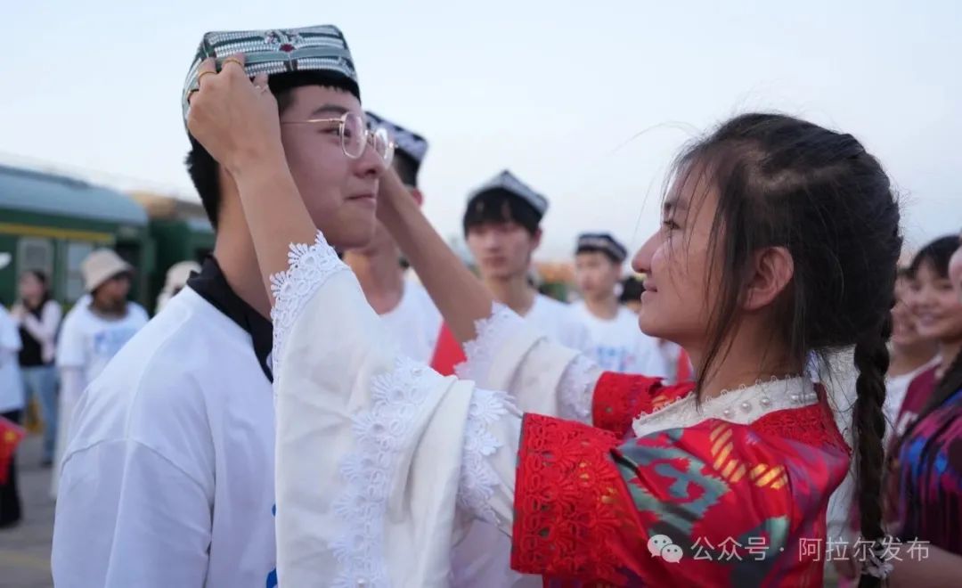 从大海到大漠,168 名台州师生跨越山海赴约阿拉尔!