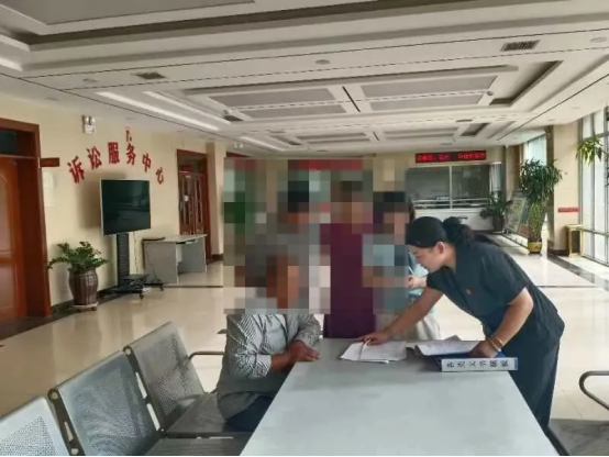 “小文本”撬动“大服务”:第一师中级人民法院推行示范文本获职工群众点赞