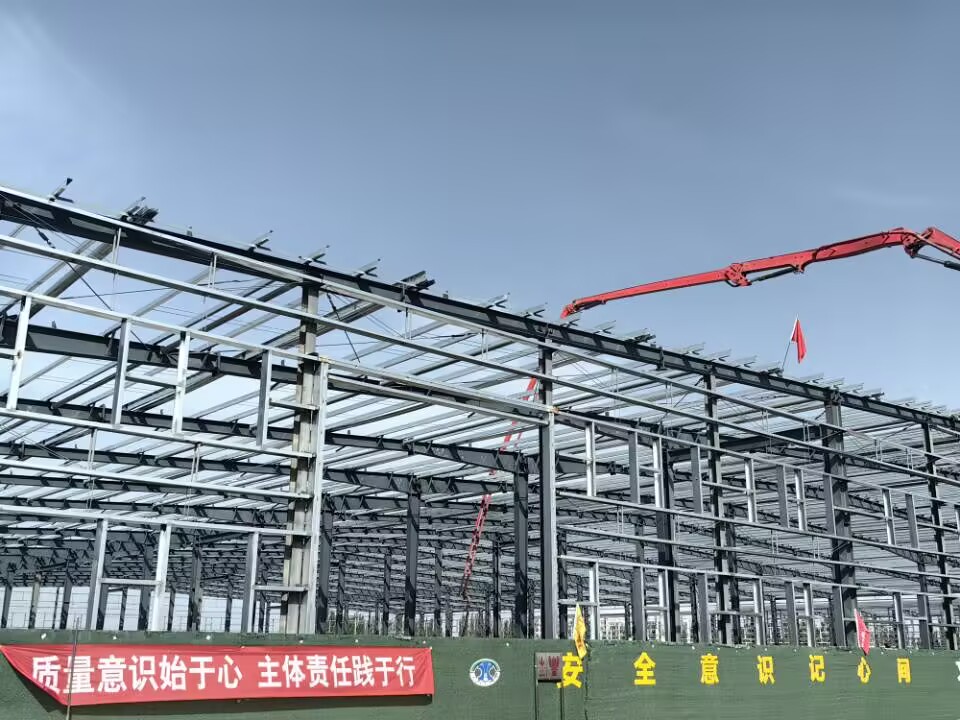 新城建筑稳步推进九团5万吨农资储备库建设项目（年产50万吨新型复合肥二期建设项目）
