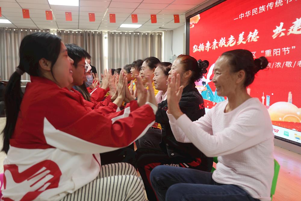 金晖映晚晴 青春暖夕阳——师市各级团组织“金晖行动”敬老月活动纪实