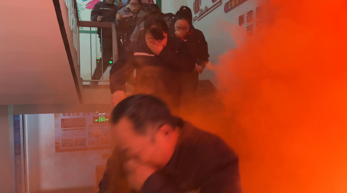 项目建设新进展！G3036阿克苏至阿拉尔高速公路项目下穿铁路段贯通