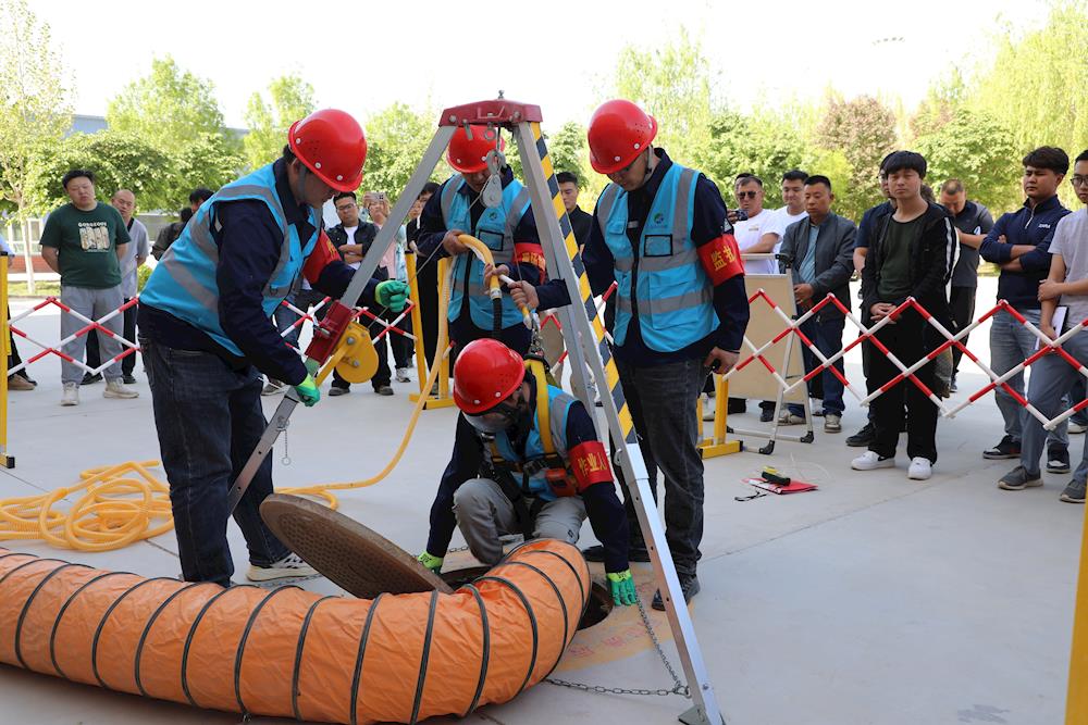 聚焦新规范 强化实战化 第一师阿拉尔市扎实推进有限空间安全培训工作