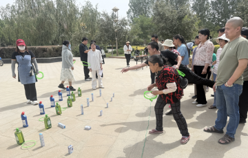 让爱无碍：30户残疾人家庭走出家门，体验趣味游园与温情电影