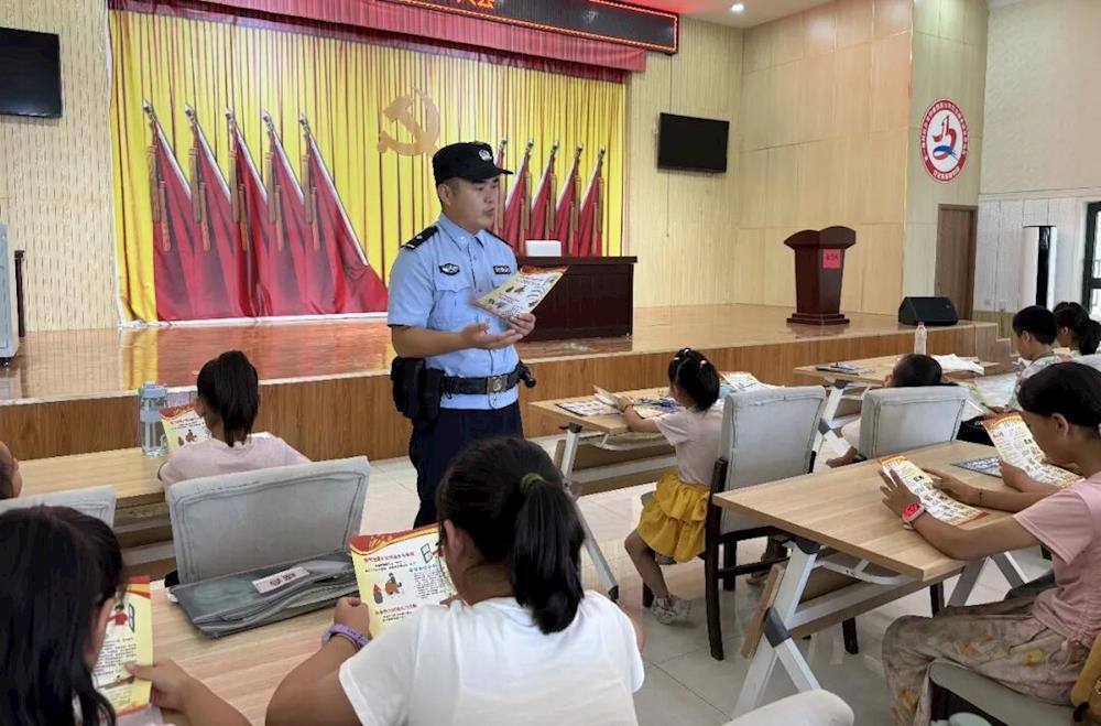 “护蕾”行动正在进行——梨花派出所用坚守与温情守护暑期平安