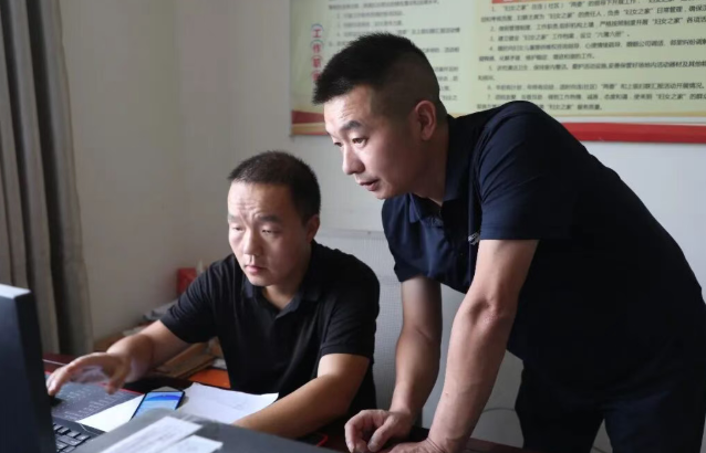 岳猛：扎根基层践初心 履职尽责显担当