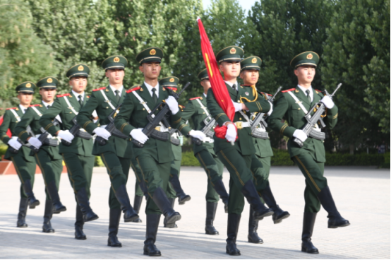 军民团结一家亲  同念党恩庆党生